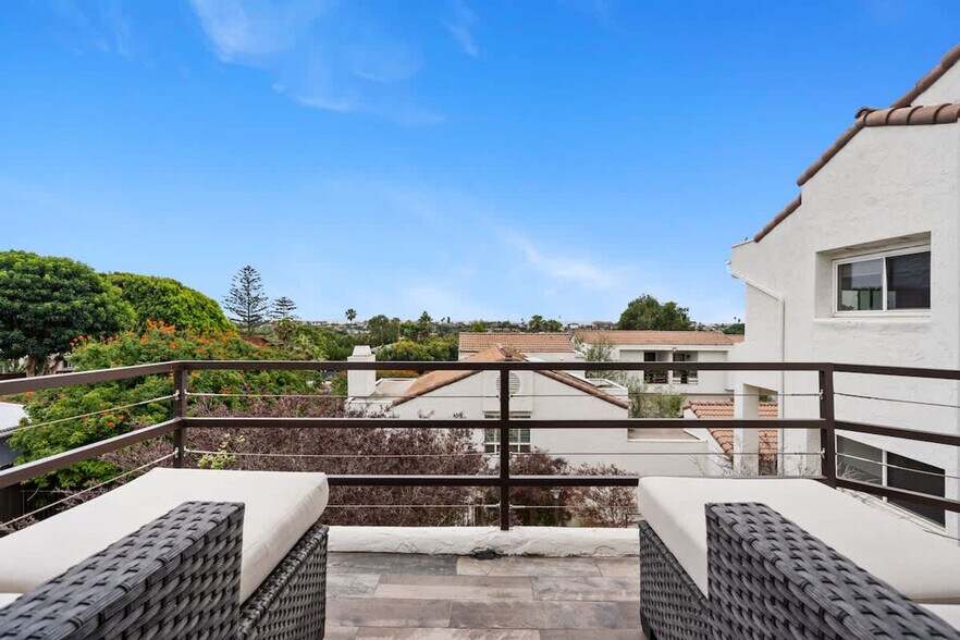 Building Photo - 301 Crocus Ct