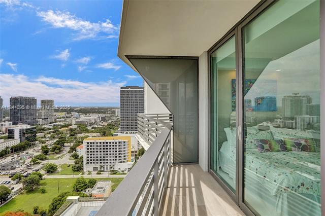 Building Photo - 460 NE 28th St