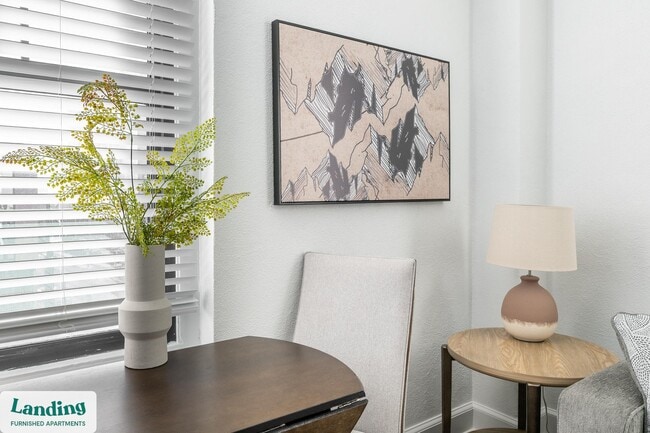 Building Photo - 933 McGee St