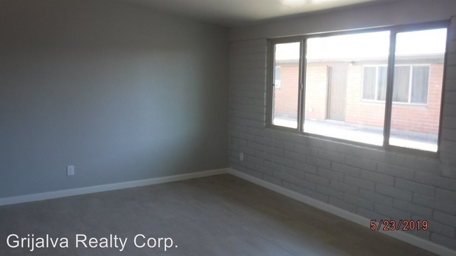 Building Photo - 963 E Graybill Dr