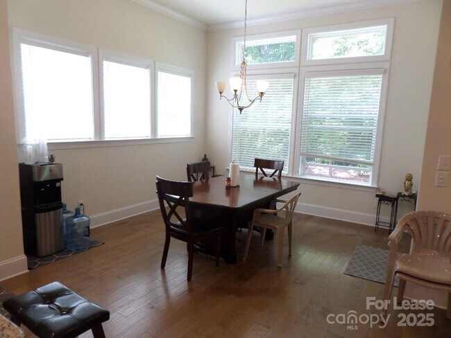 Building Photo - 13113 Kornegy Dr