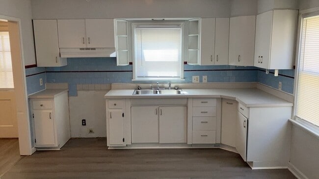 Building Photo - 4108 Woodcliffe Ave