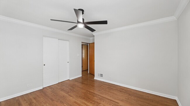 Building Photo - 893 S Poplar Ave