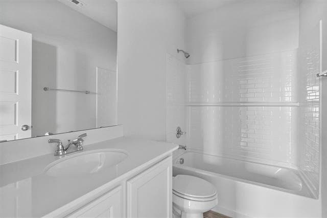 Building Photo - 3308 Dahlia Dr