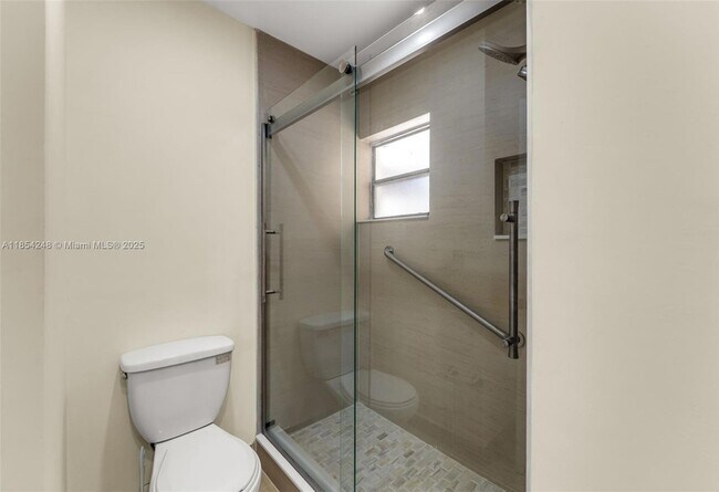 Building Photo - 9130 SW 101st Ave
