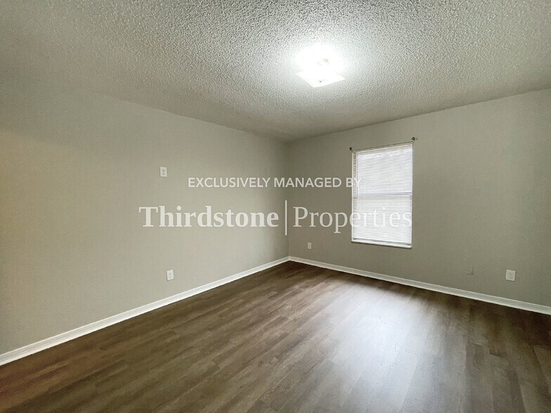 Building Photo - 7611 Indian Lakes Dr