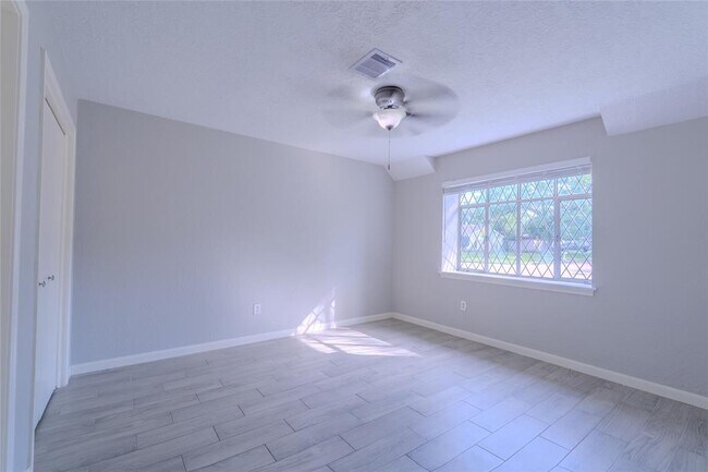 Building Photo - 19314 Enchanted Oaks Dr