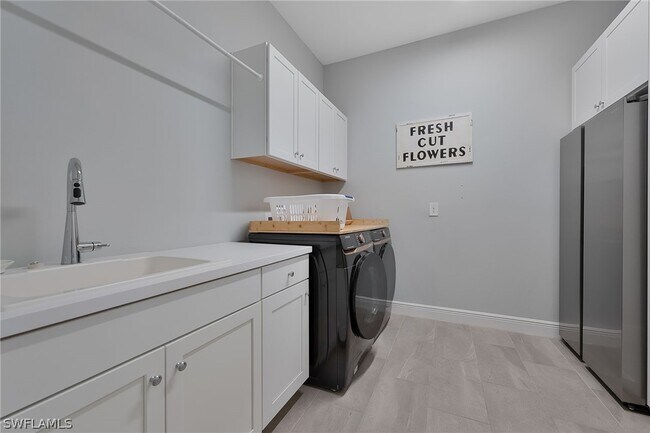 Building Photo - 4007 Pegasus Wy