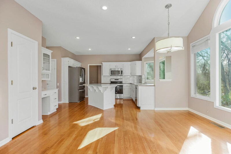 Building Photo - 5933 W 153rd St