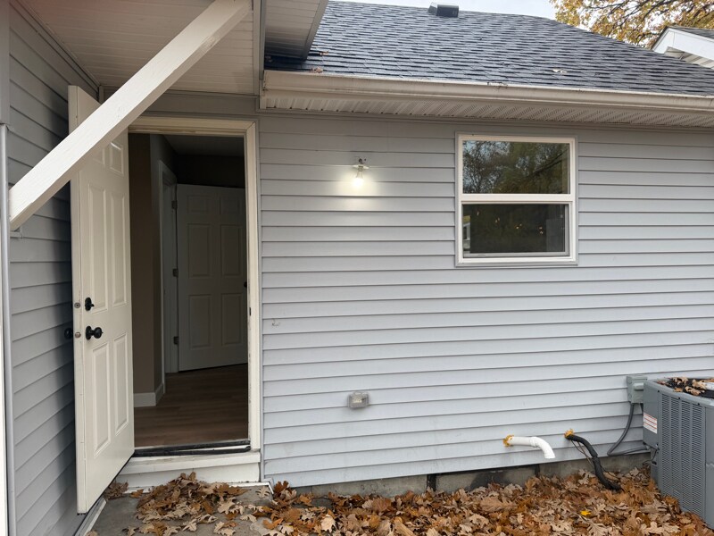 Building Photo - 1617 Lawton Ave