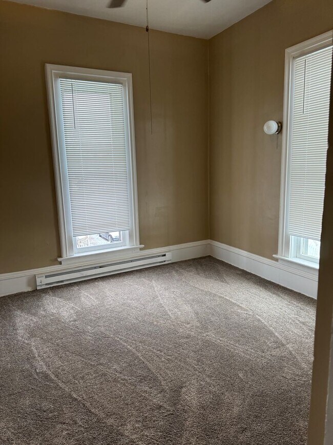 Building Photo - Liberty Duplex