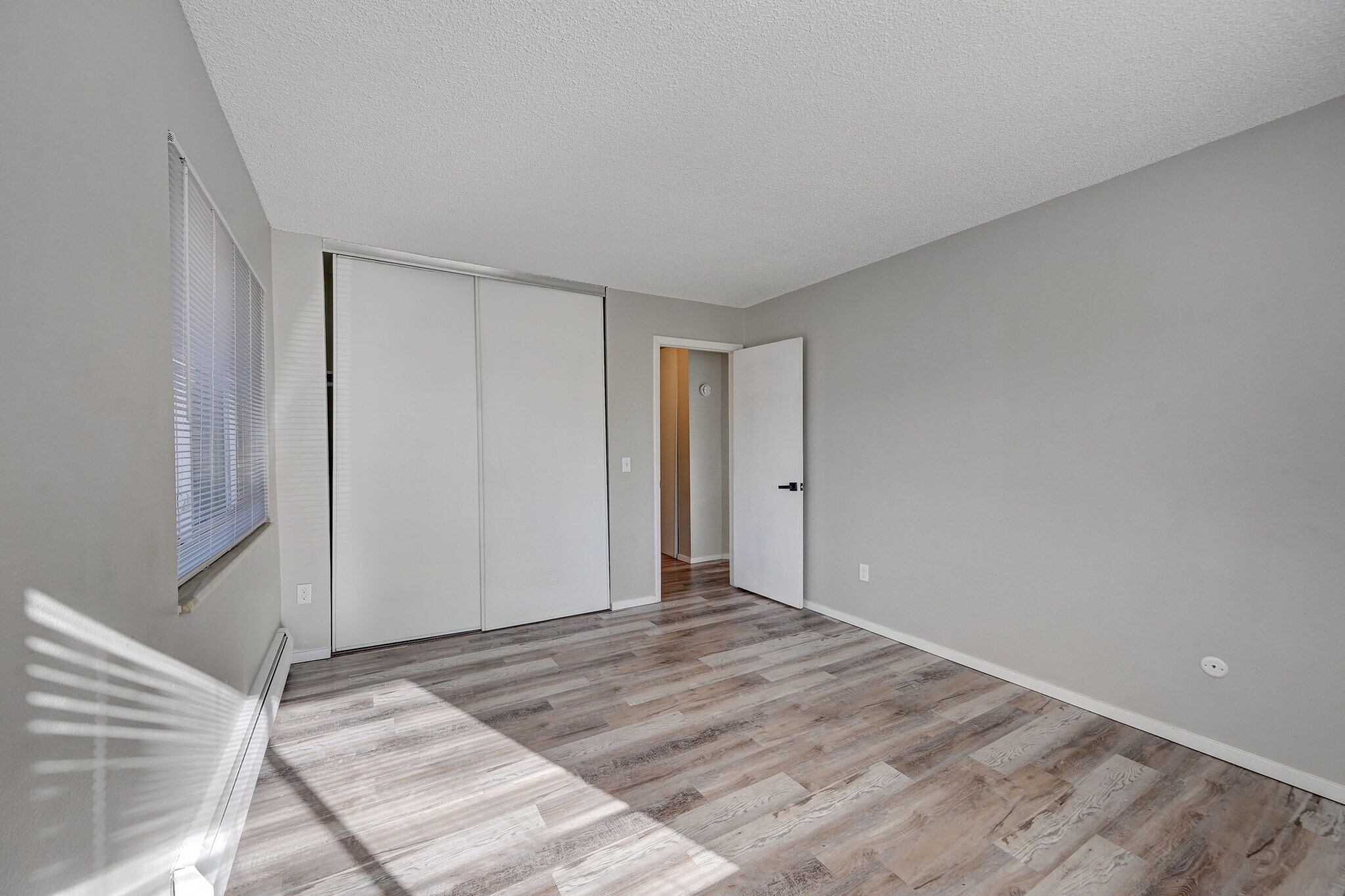 Building Photo - 5770 E Warren Ave