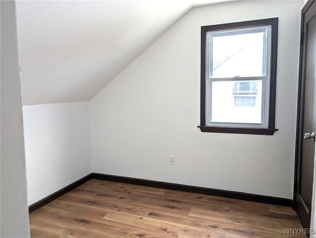 Building Photo - 881 Highland Ave