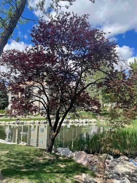 Building Photo - 1044 E Quail Park Dr