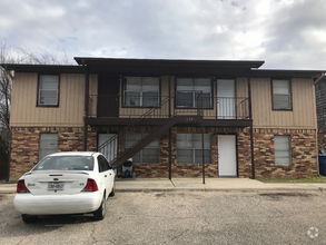 Building Photo - 108 W Anderson Ave