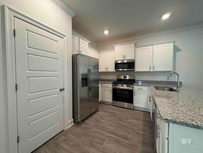 Building Photo - 36282 Revere Dr