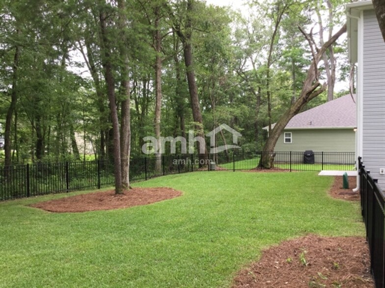 Building Photo - 218 Swan Dr