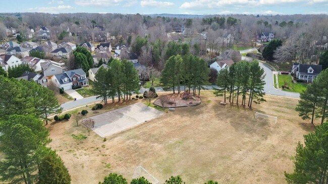 Building Photo - Beautiful Home just minutes from Mountain Island lake