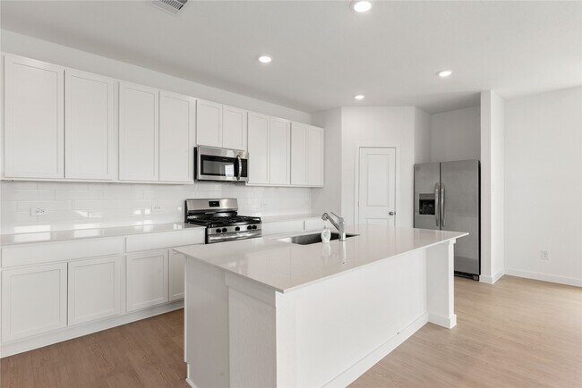 Building Photo - 13505 Harbor Pt Dr