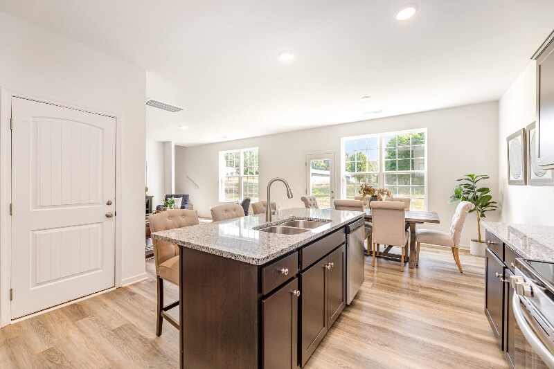 Building Photo - 6845 Doral Dr