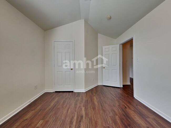 Building Photo - 4544 Fairport Ct