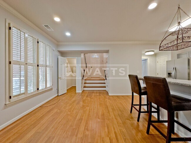 Building Photo - 2080 Stone Brook Dr