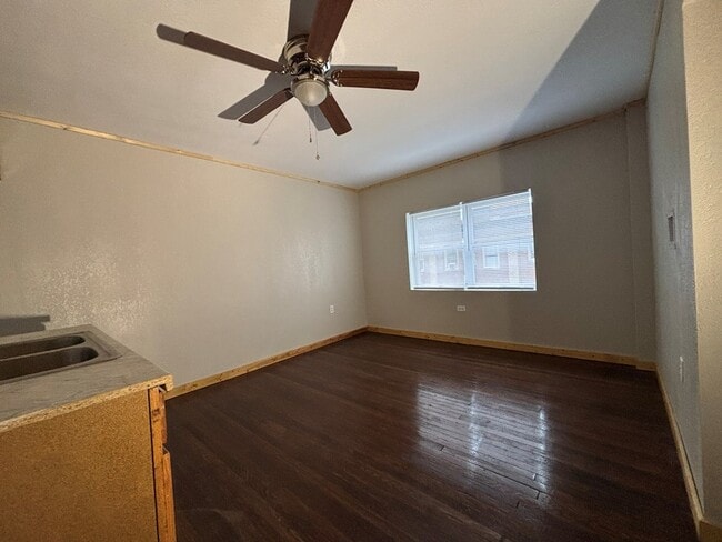 Building Photo - 106 High