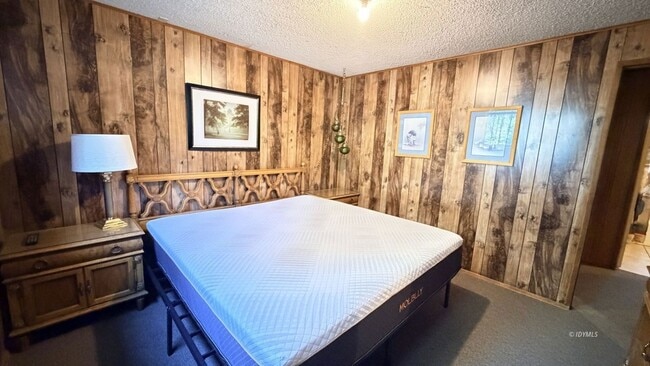 Building Photo - 52111 Acorn Ln
