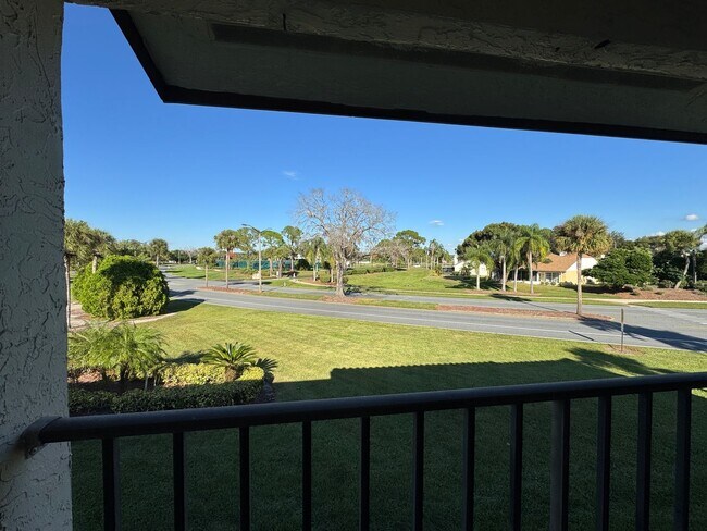 Building Photo - Spacious 2-Bedroom, 2-Bath Condo in Guard-...