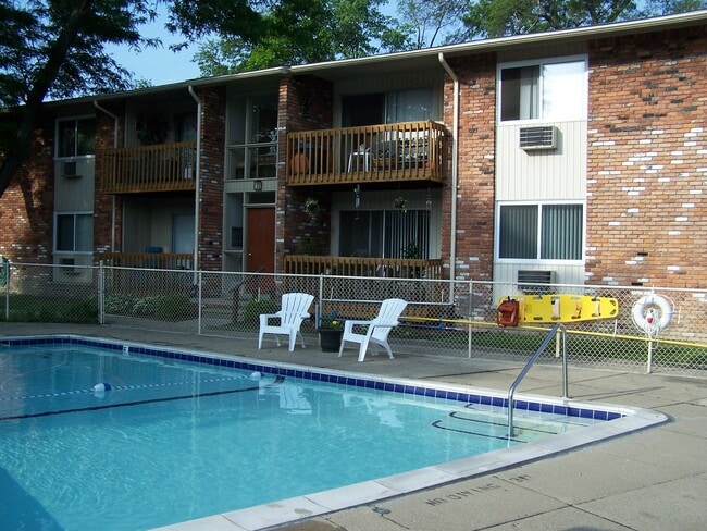 Building Photo - Hickory Grove