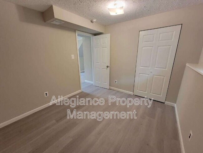 Building Photo - 7598 Springfield Hills Dr