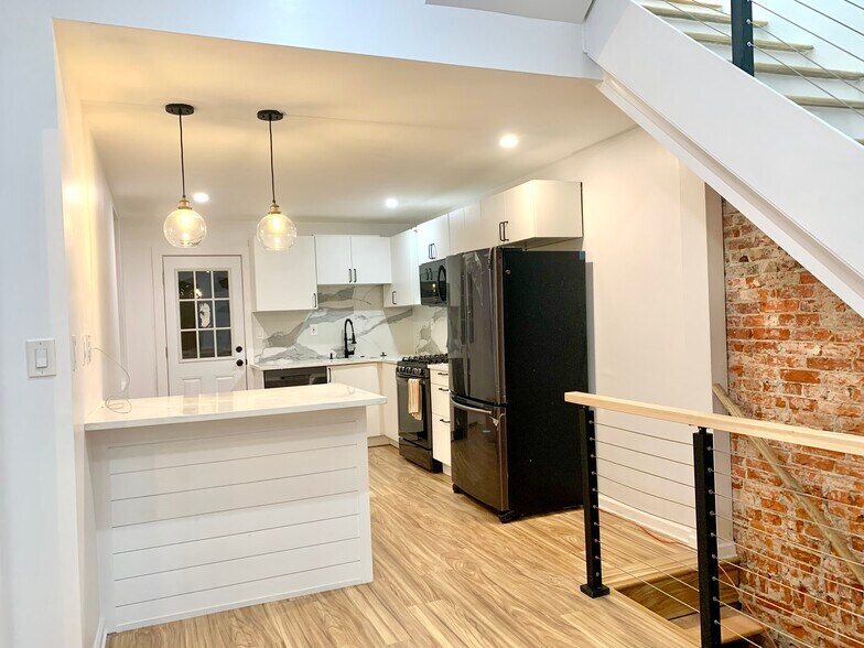 Building Photo - 1506 N Stillman St