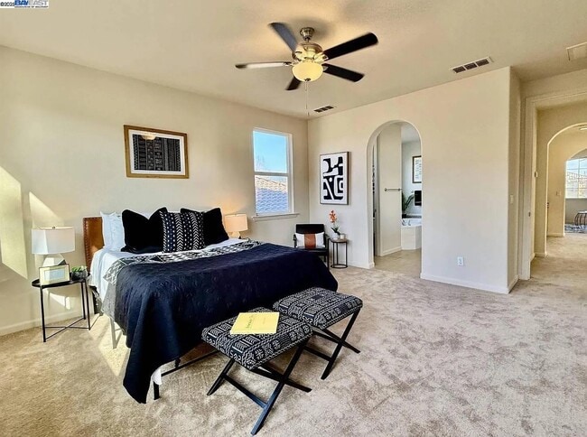 Building Photo - 3017 Roslyn Dr