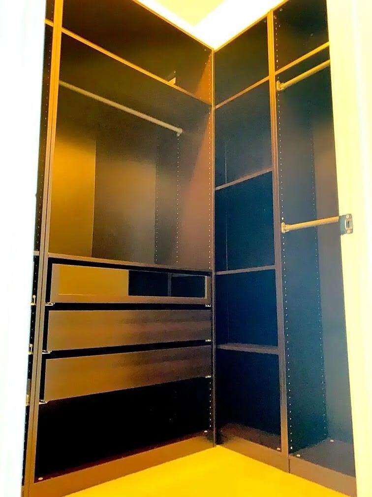 Customized closet - 1400 S Michigan Ave