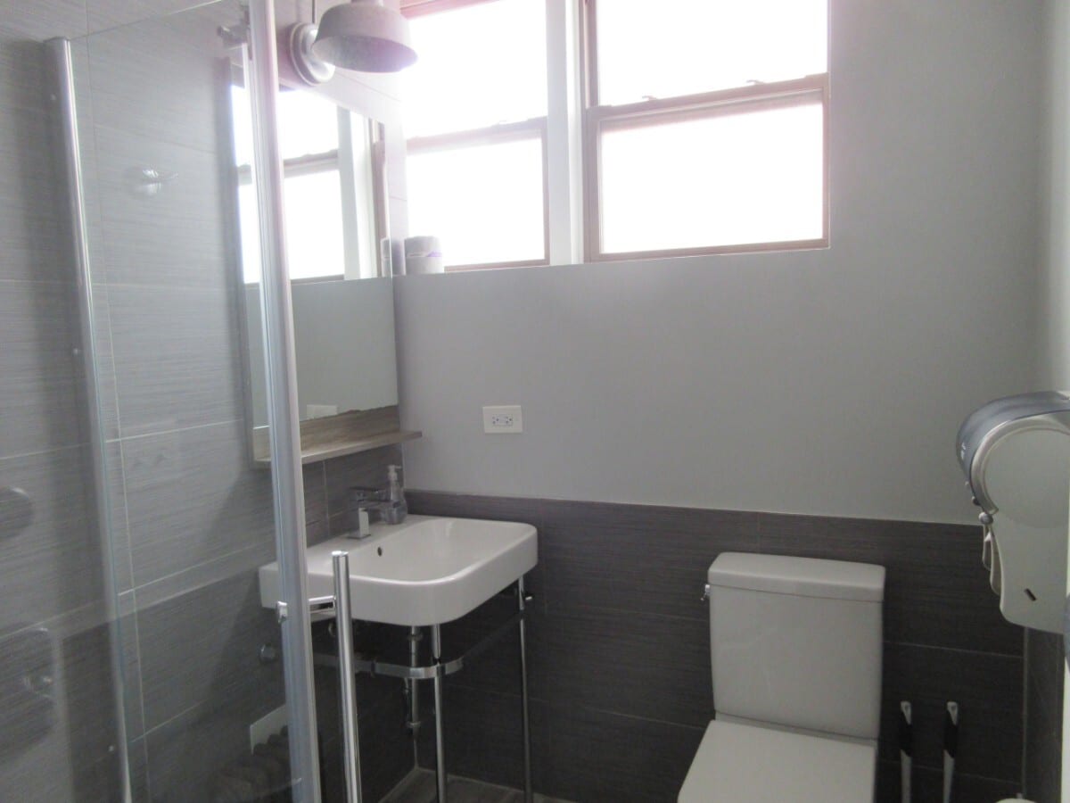 Building Photo - 245 W North Ave