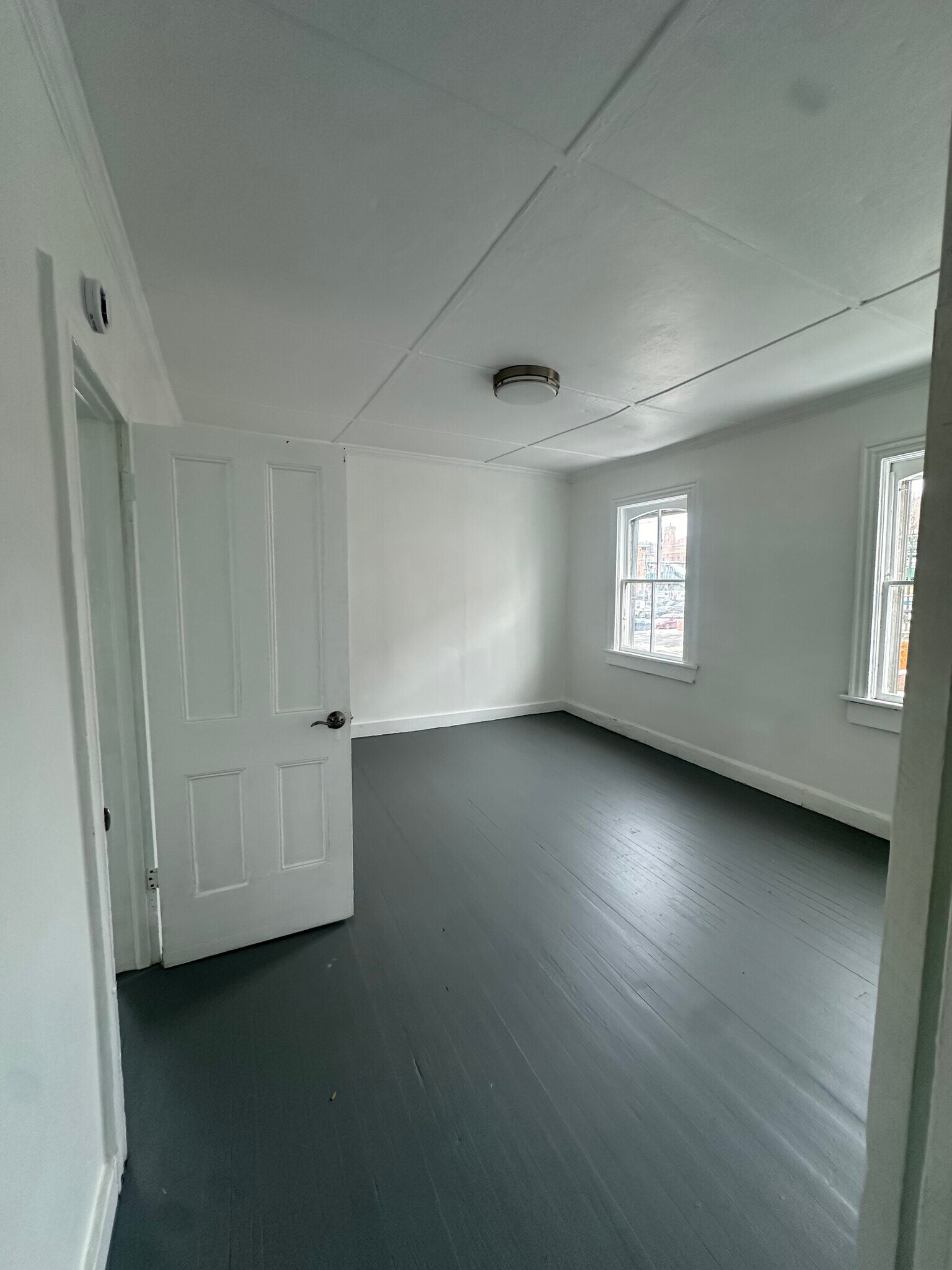 Building Photo - 9 N Water St