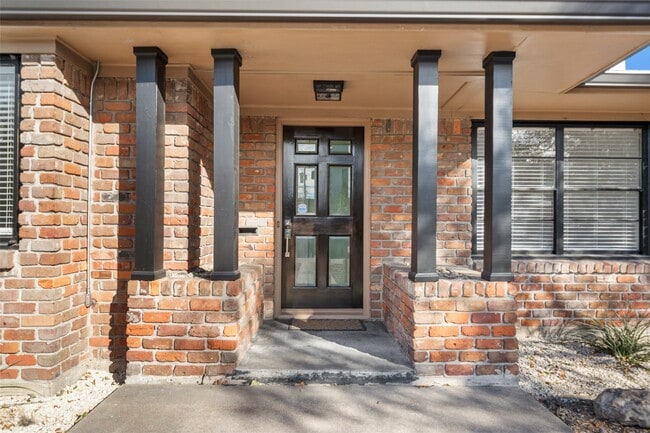 Building Photo - 4614 Merwin St