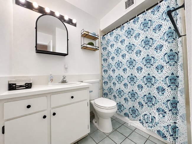 Building Photo - 3-bedroom, 2-bathroom home in La Verne Terrace