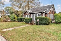 Building Photo - 489 Elton St