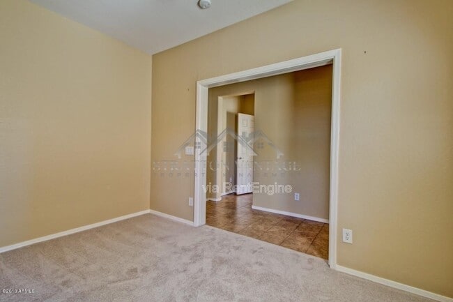 Building Photo - 4725 E Olney Ave