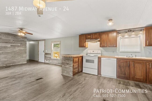 Building Photo - 1487 Midway Ave