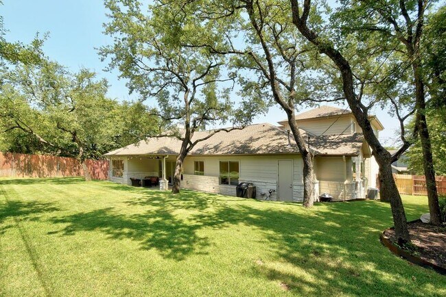 Building Photo - 1006 Lipan Trail