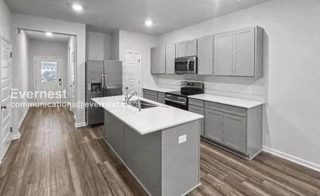 Building Photo - 3 Bed/2.5 Bath Townhome with Garage / Pet-Friendly / Available Now!