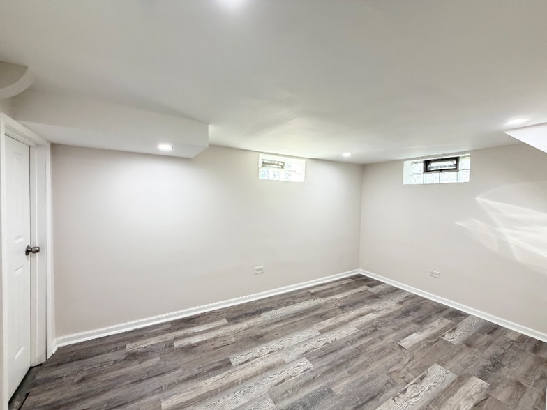 Building Photo - 18534 Wentworth Ave