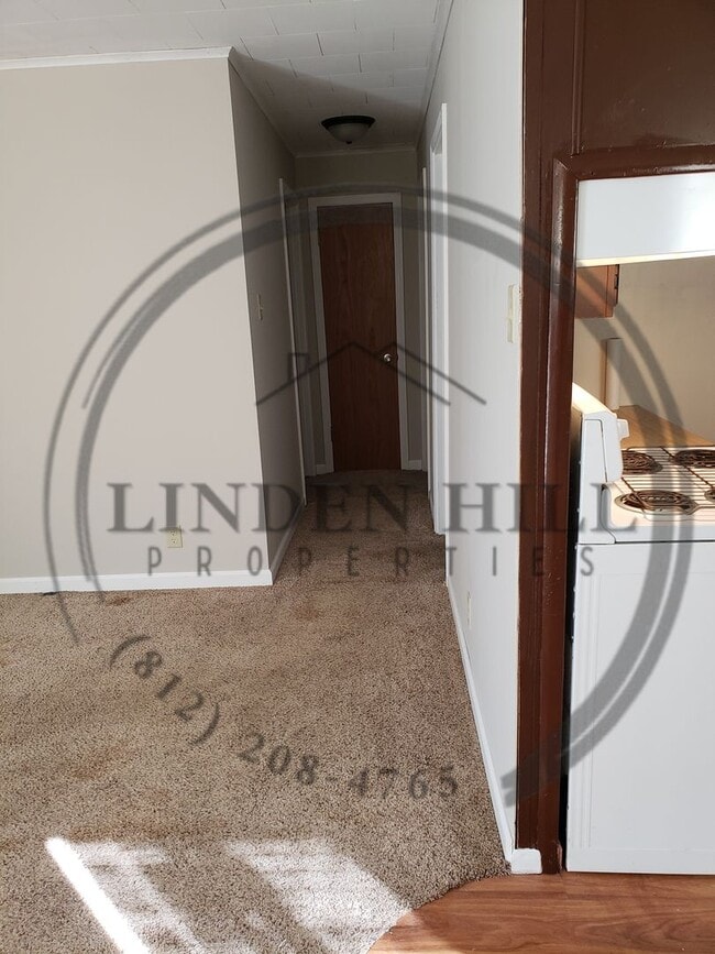 Building Photo - 2310 E Florence Ave