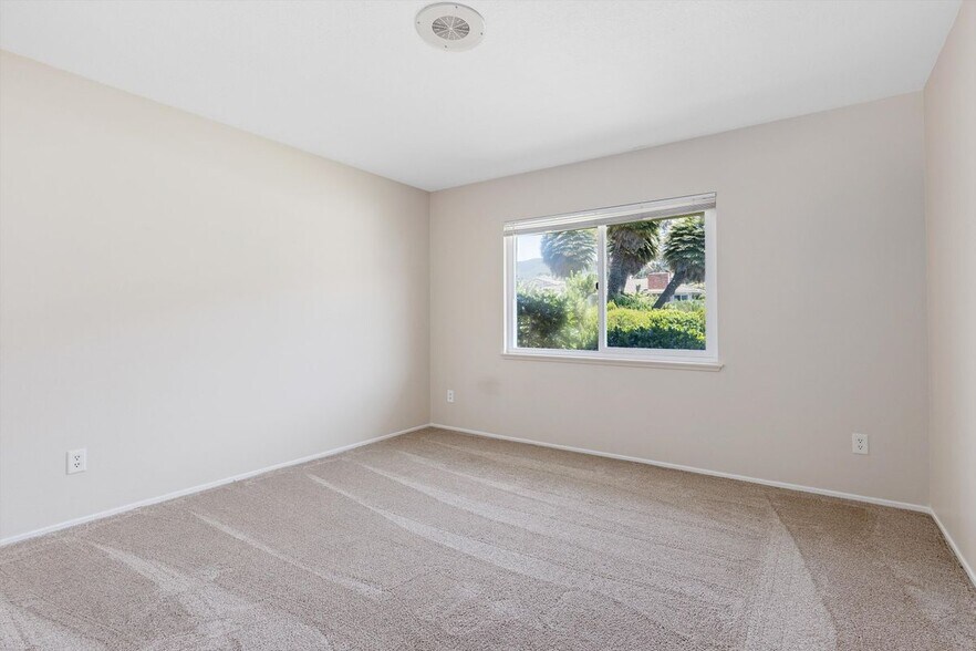 Building Photo - 1304 San Julian Dr