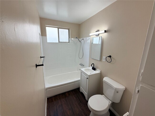 Building Photo - 414 N San Gabriel Ave