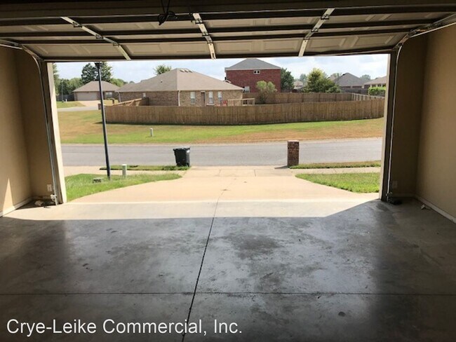 Building Photo - 6017 Trammel Estates Dr