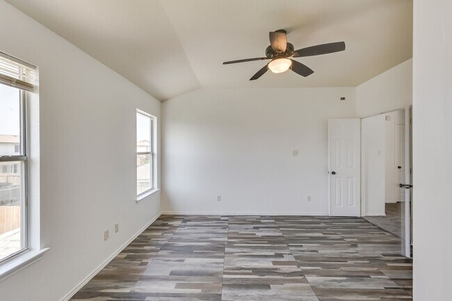 Building Photo - 4906 Causeway Ct