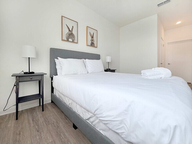 Building Photo - 12122 54th Dr E